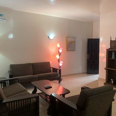 Maryland Guesthouse Monrovia Ngoại thất bức ảnh