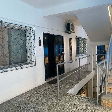 Maryland Guesthouse Monrovia Ngoại thất bức ảnh
