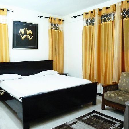 Maryland Guesthouse Monrovia Ngoại thất bức ảnh