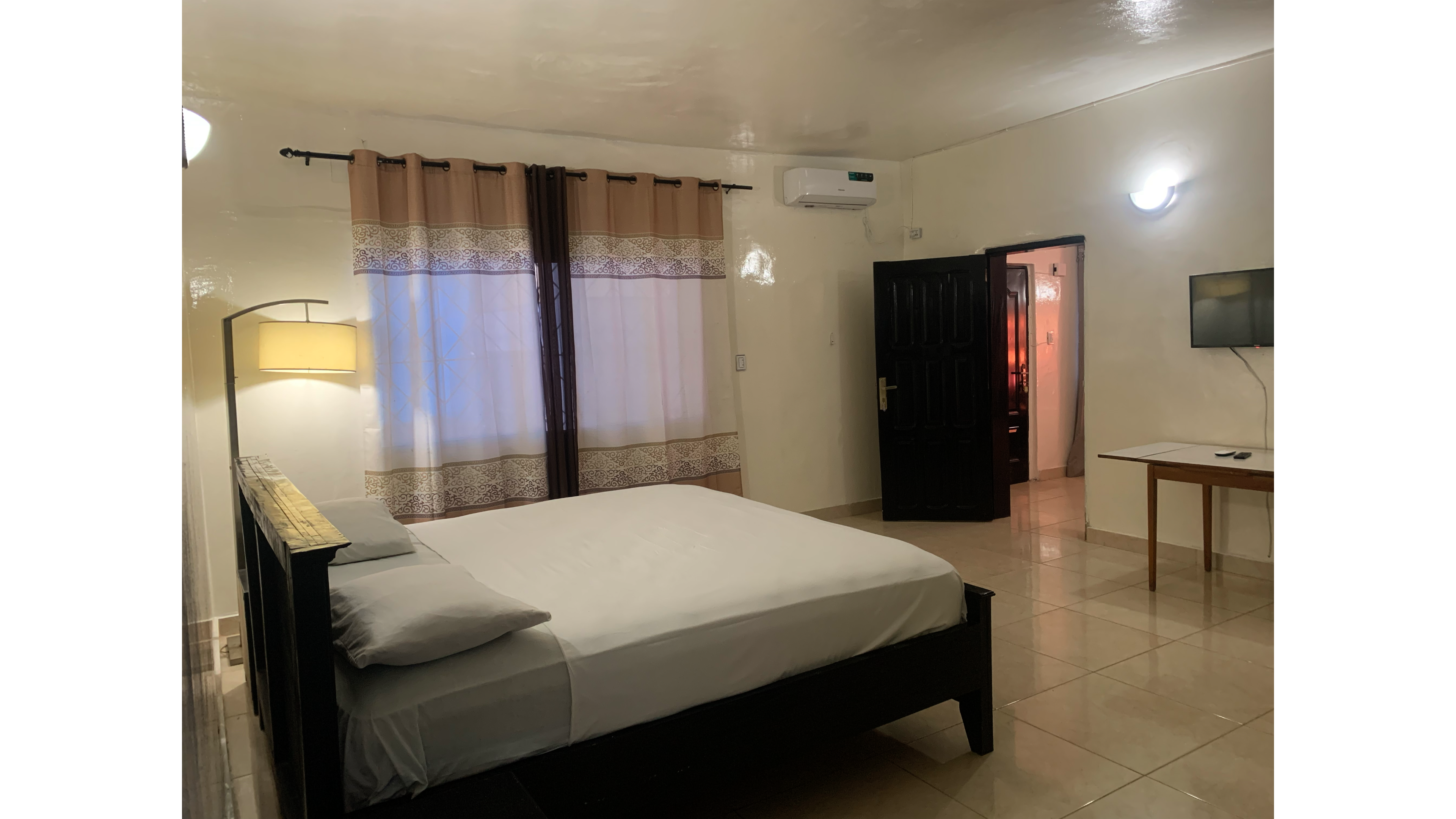 Maryland Guesthouse Monrovia Ngoại thất bức ảnh