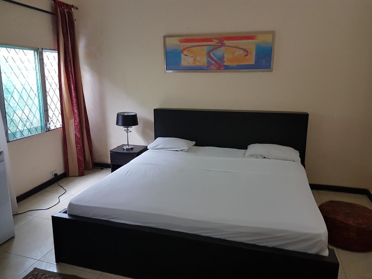 Maryland Guesthouse Monrovia Ngoại thất bức ảnh