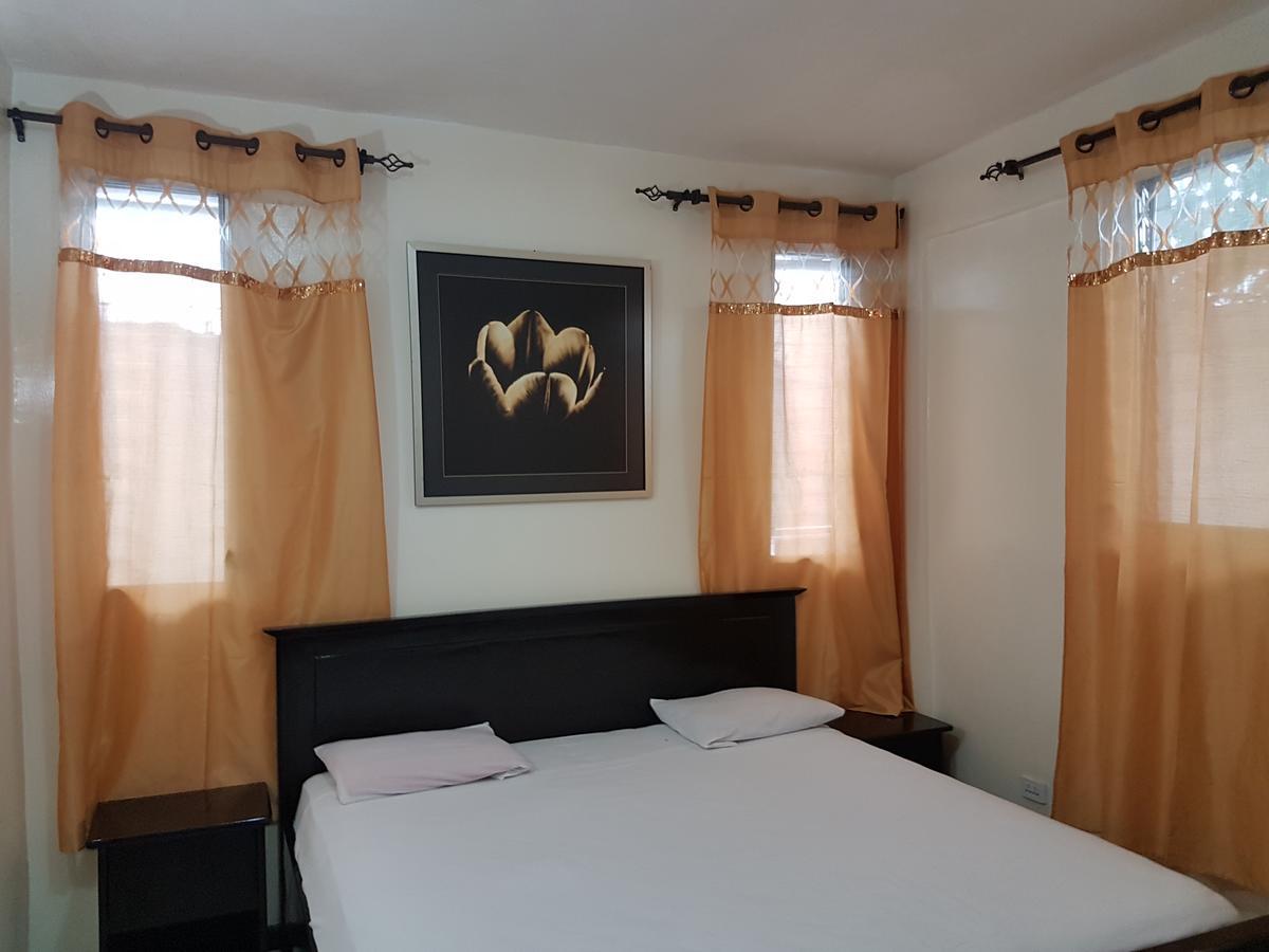 Maryland Guesthouse Monrovia Ngoại thất bức ảnh
