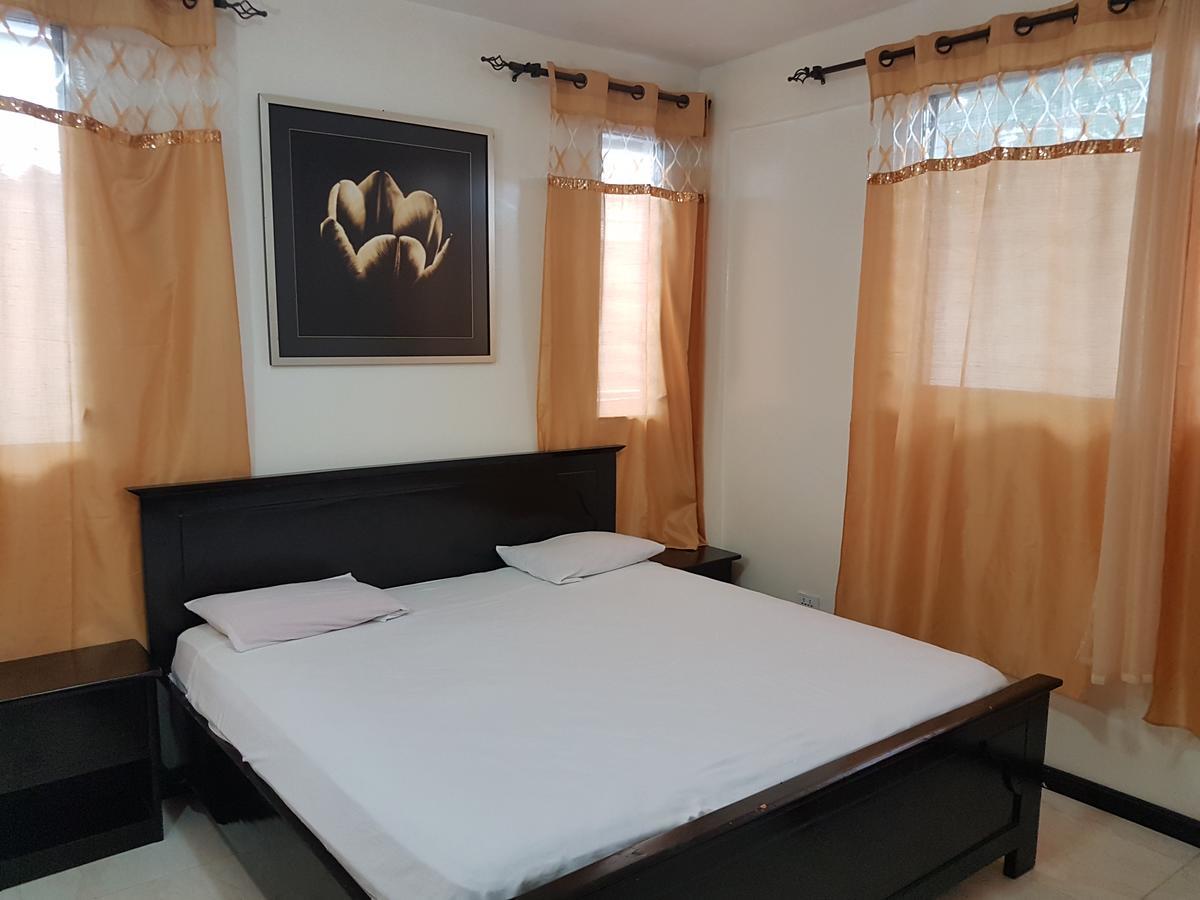 Maryland Guesthouse Monrovia Ngoại thất bức ảnh